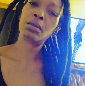 Meet your Posher, Monya